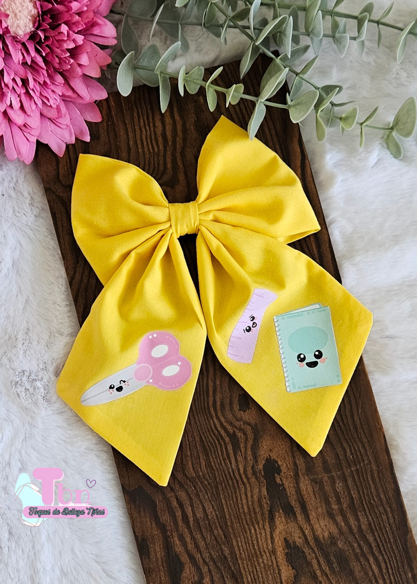 Lazo Coquette Amarillo con diseño escolar